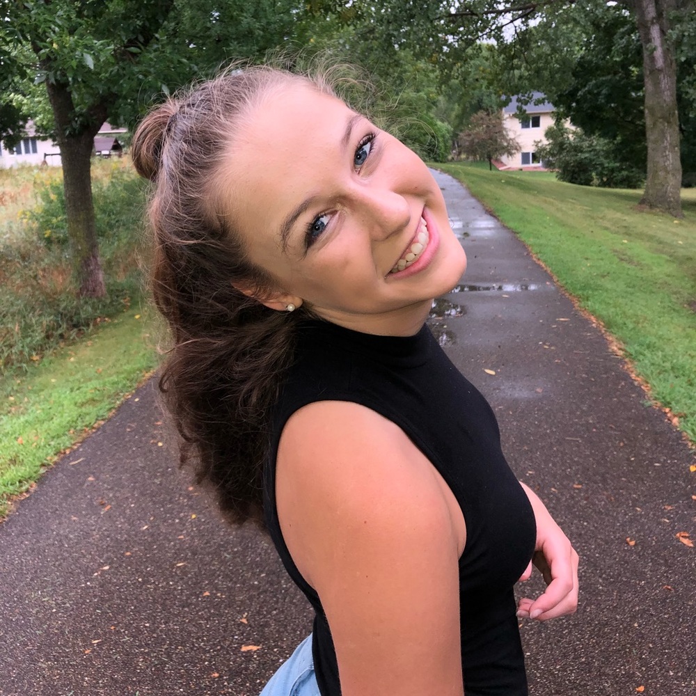 Meet your Posher, Amelia